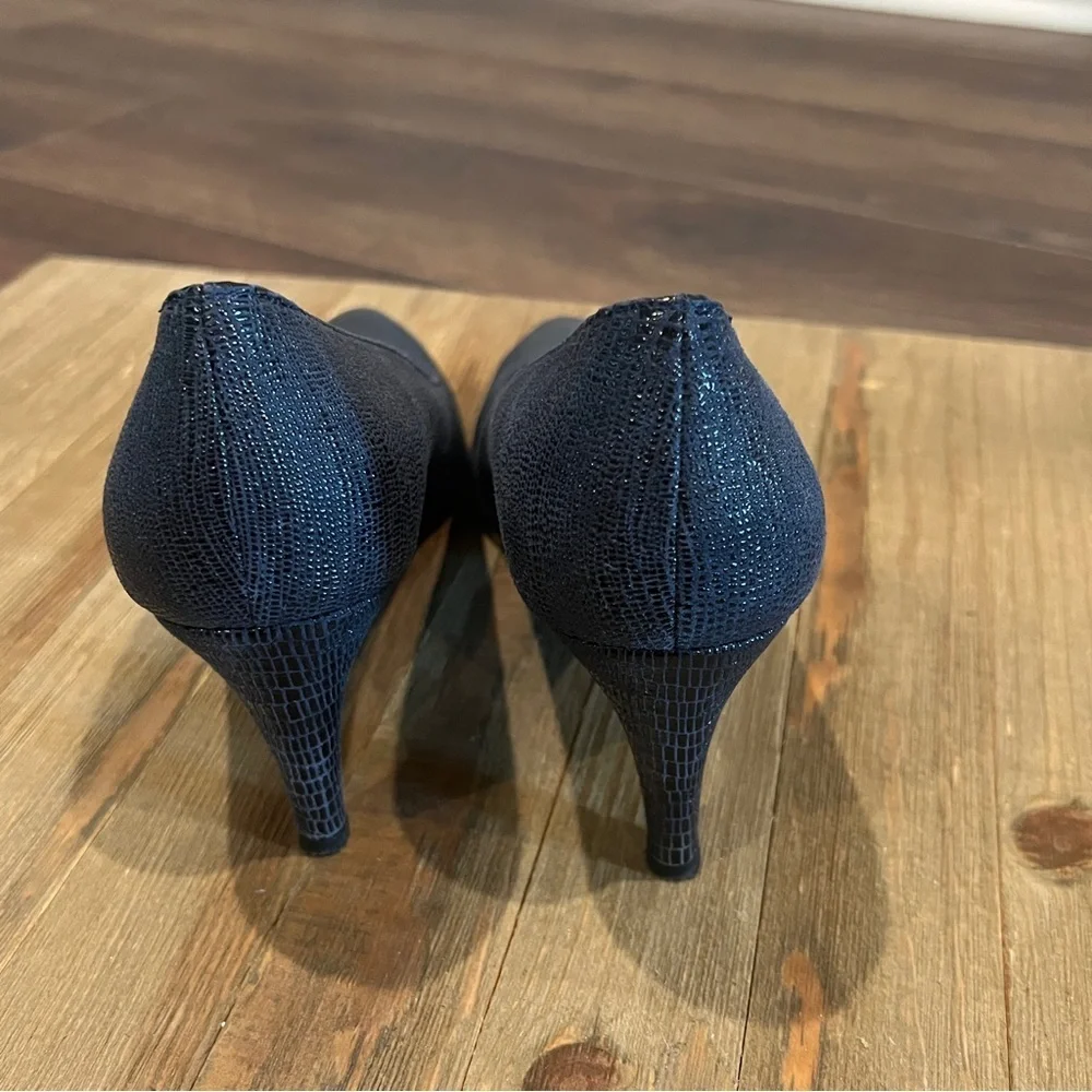 Stuart Weitzman Black Curvia Textured Pointed Toe Pumps Shoes 8 M